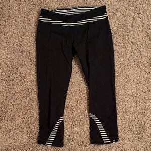 Lululemon Athletica run inspire Black and White Leggings cropped